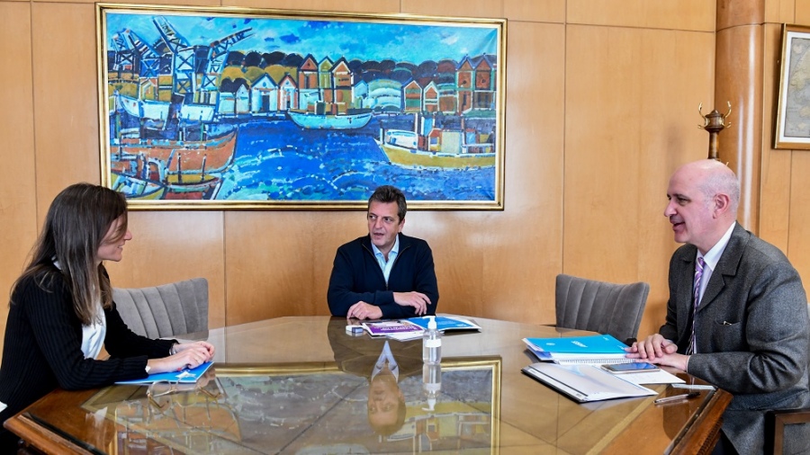 Sergio Massa y Fernanda Raverta sentados