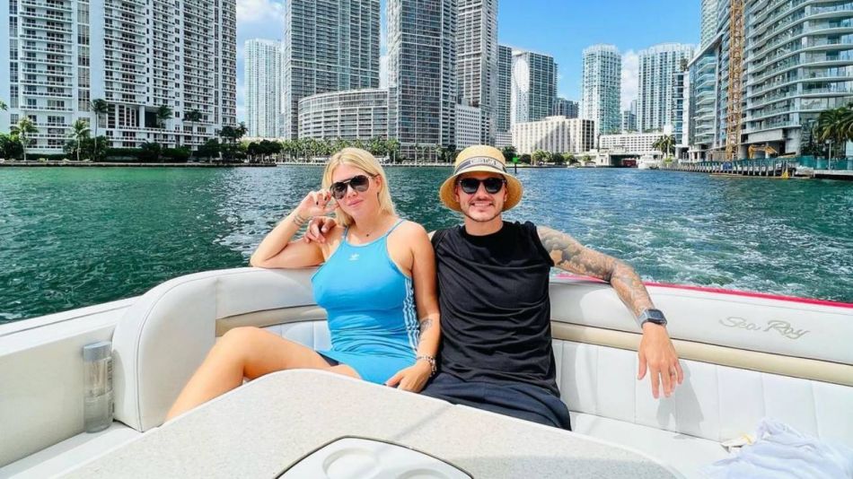 Wanda Nara y Mauro Icardi en un yate en Miami