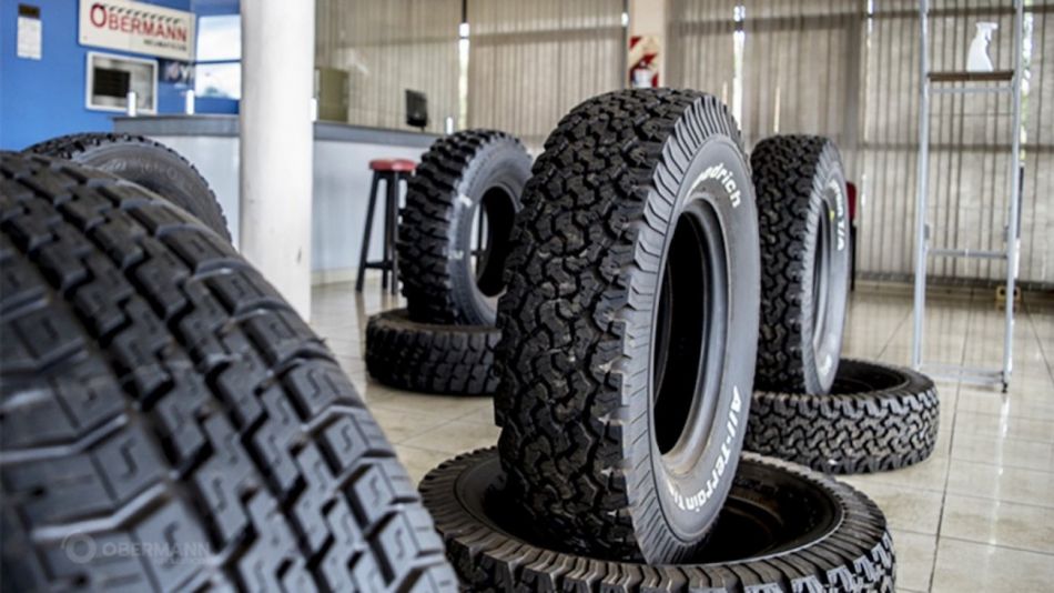 Neumáticos apilados