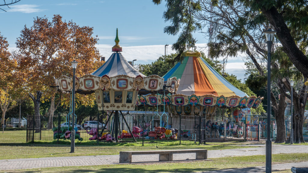 PARQUE ALEM CALESITA