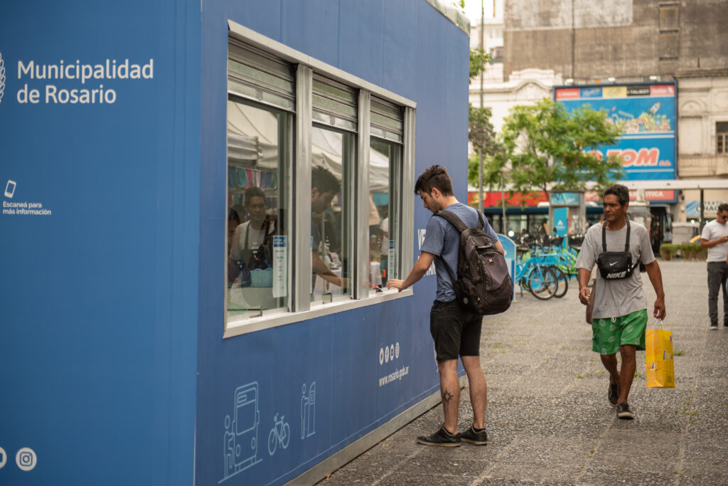 puesto recarga movi plaza sarmiento