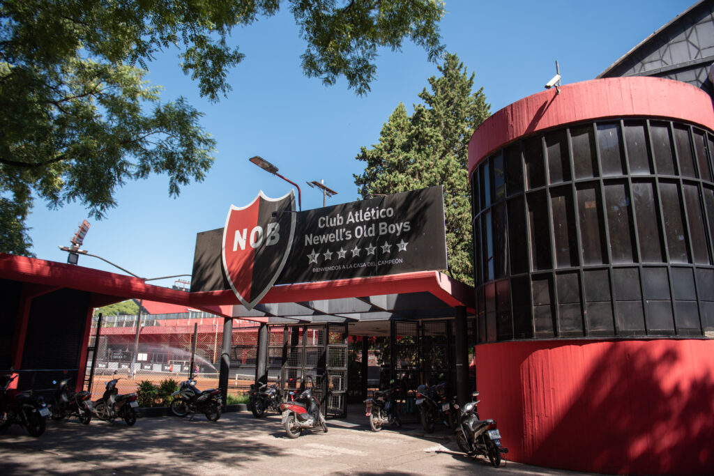 Newells Coloso Marcelo Bielsa puerta club