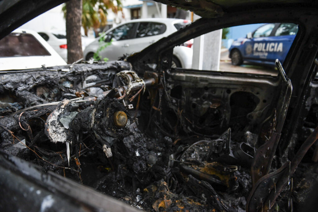 taxi incendiado