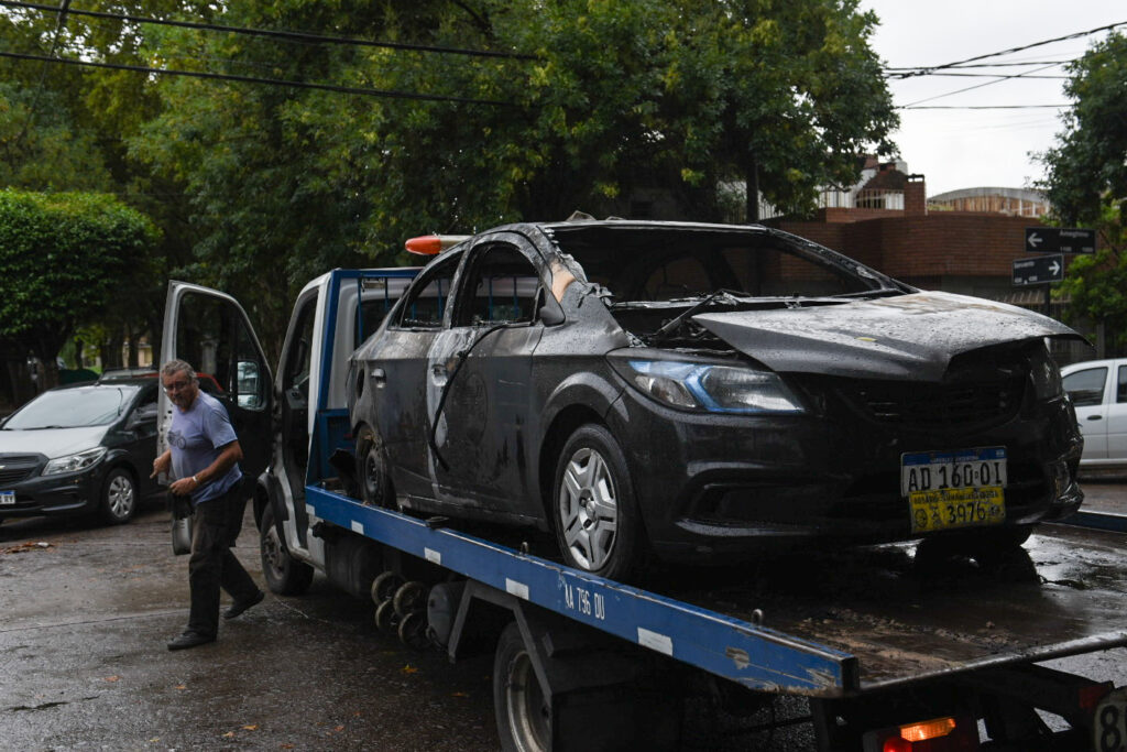 taxi incendiado