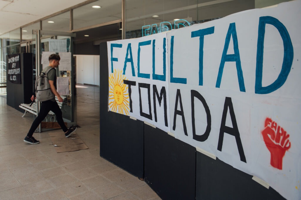 Facultad tomada UNR