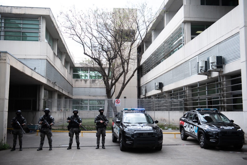 HECA CUSTODIA POLICIA