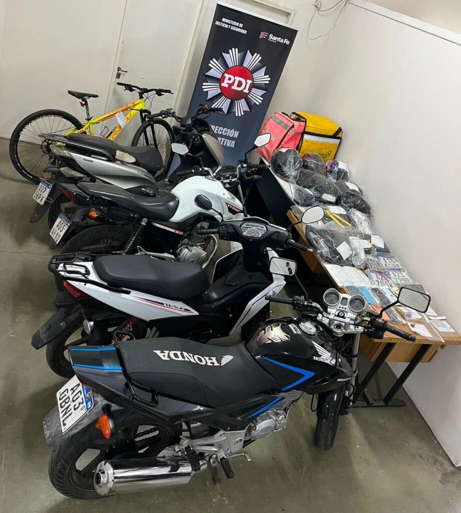 Incautaron cuatro motos en allanamientos por una saga de robos y detuvieron a una pareja por un golpe a un ... - Image 3