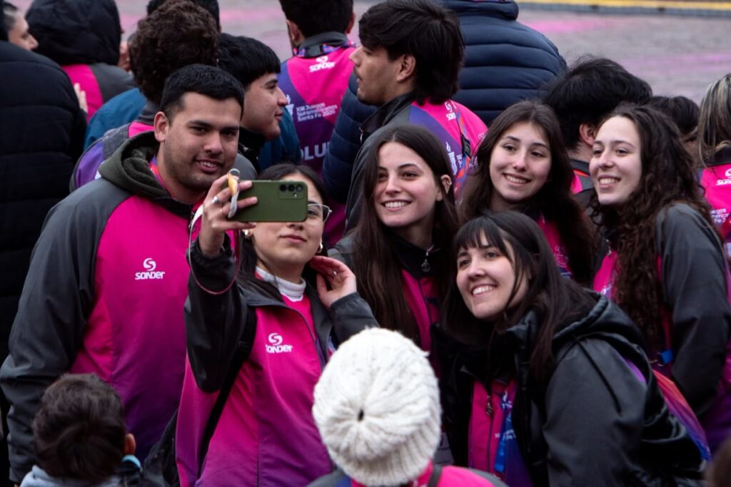 La delegación argentina llegó a los Juegos con indumentaria provista por Li-Ning, una de las grandes marcas deportivas de origen chino. Foto: Farid Dumat Kelzi.