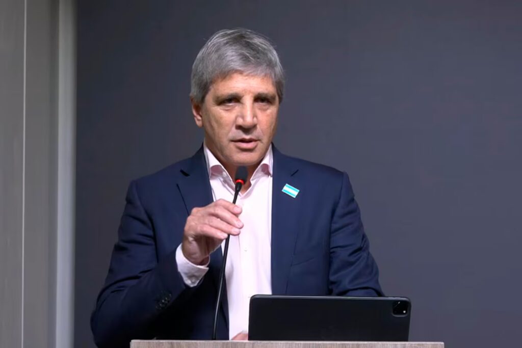 Luis Caputo, cuestionó al kirchnerismo y al gobernador bonaerense Axel Kicillof.